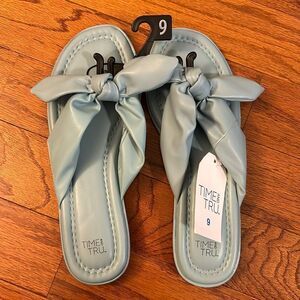 Time and Tru size 9 trendy slip on sandals light blue